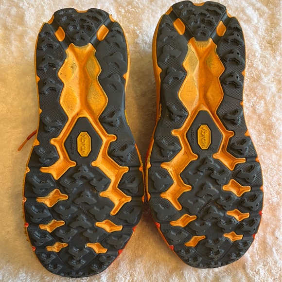 Hoka One One Speedgoat 5 Wide Size 11EE - Picture 8 of 9